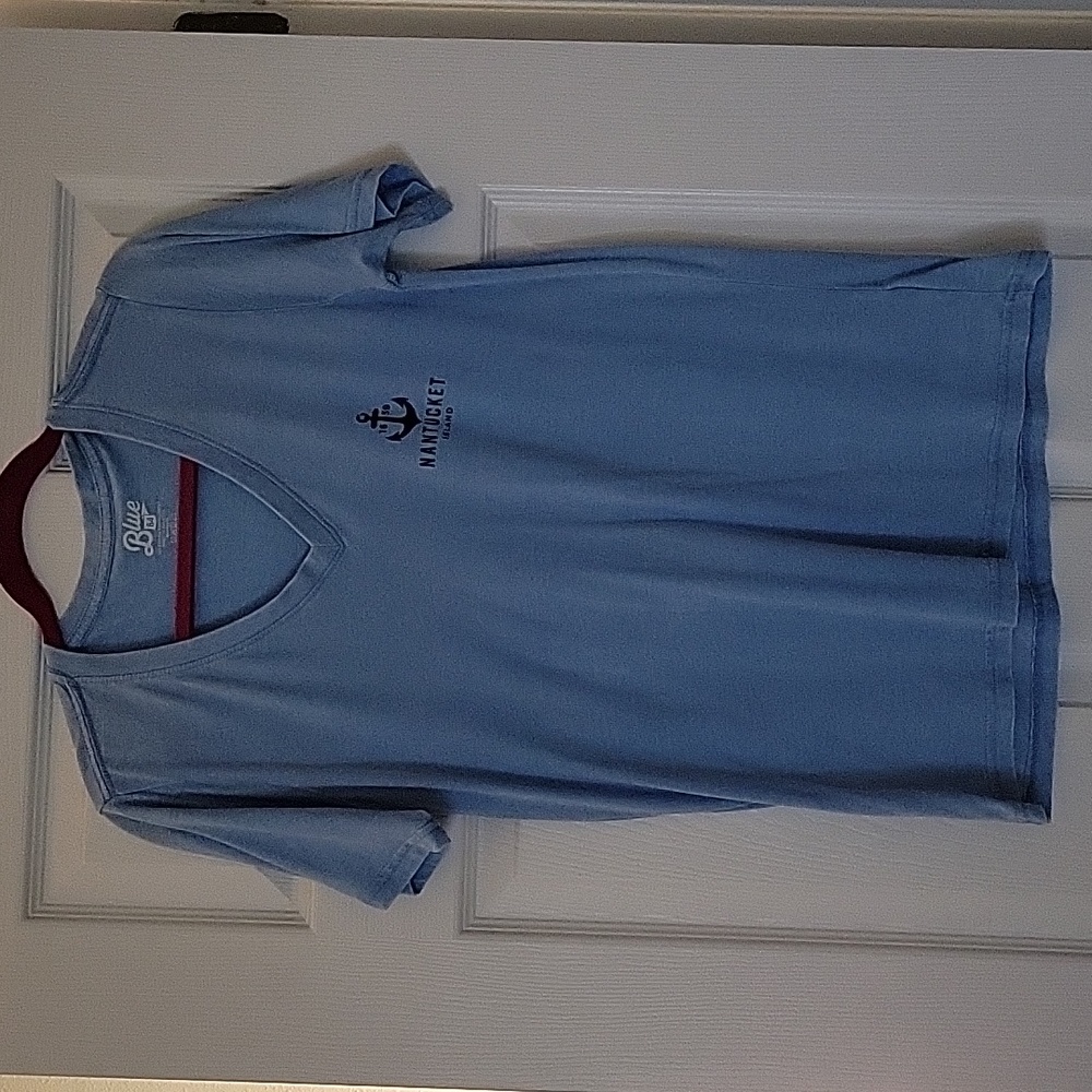 Nantucket V neck tshirt